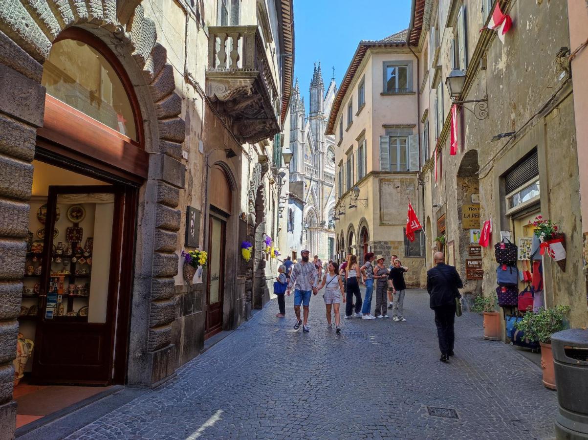Stanza Con Bagno Privato Orvieto Centro Storico, Aria Condizionata Netflix Vicino Al Pozzo Della Cava-Affittacamere "Carvajal Rooms" Εξωτερικό φωτογραφία